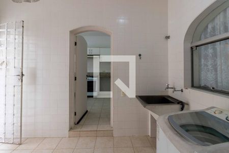 Casa para alugar com 700m², 5 quartos e 6 vagasÁrea de Serviço