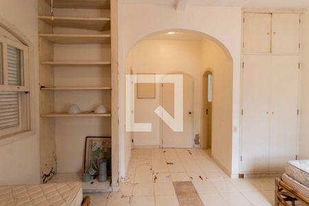 Casa para alugar com 700m², 5 quartos e 6 vagasQuarto de Serviço