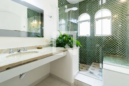 Casa para alugar com 700m², 5 quartos e 6 vagasBanheiro da Suíte 1