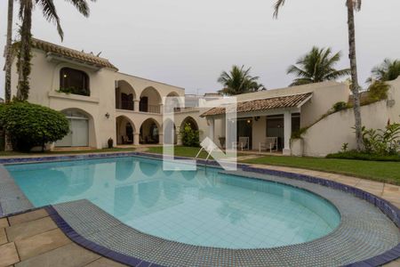 Casa para alugar com 700m², 5 quartos e 6 vagasPiscina