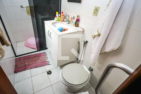 Casa à venda com 225m², 5 quartos e 2 vagas Casa à venda com 225m², 5 quartos e 2 vagasBanheiro Suíte 1