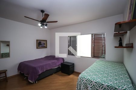 Casa à venda com 225m², 5 quartos e 2 vagas Casa à venda com 225m², 5 quartos e 2 vagasQuarto 2