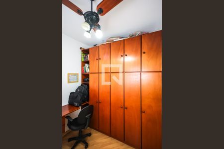 Casa à venda com 225m², 5 quartos e 2 vagas Casa à venda com 225m², 5 quartos e 2 vagasQuarto 4