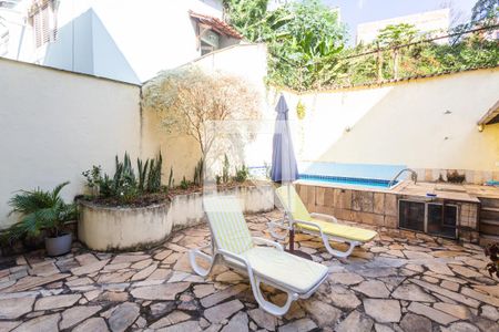 Casa à venda com 500m², 8 quartos e 4 vagas Casa à venda com 500m², 8 quartos e 4 vagasÁrea da Piscina