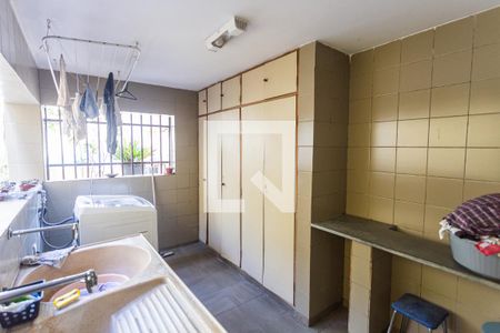 Casa à venda com 500m², 8 quartos e 4 vagas Casa à venda com 500m², 8 quartos e 4 vagasÁrea de Serviço