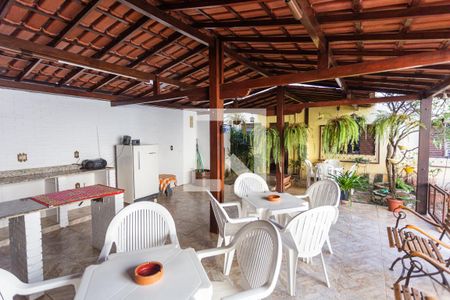 Casa à venda com 500m², 8 quartos e 4 vagas Casa à venda com 500m², 8 quartos e 4 vagasÁrea da Churrasqueira