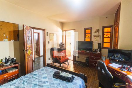 Casa à venda com 500m², 8 quartos e 4 vagas Casa à venda com 500m², 8 quartos e 4 vagasQuarto 5 no 2° Andar