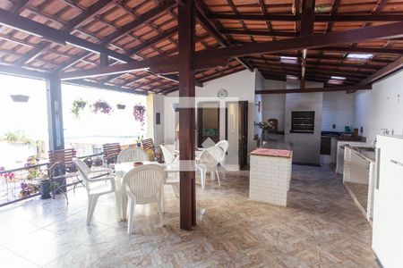 Casa à venda com 500m², 8 quartos e 4 vagas Casa à venda com 500m², 8 quartos e 4 vagasÁrea da Churrasqueira