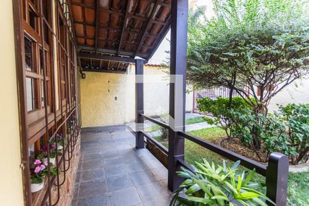 Casa à venda com 500m², 8 quartos e 4 vagas Casa à venda com 500m², 8 quartos e 4 vagasJardim/Garagem