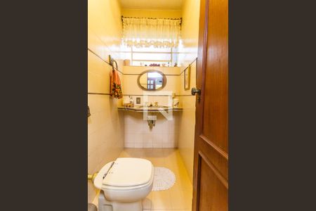 Casa à venda com 500m², 8 quartos e 4 vagas Casa à venda com 500m², 8 quartos e 4 vagasLavabo da Copa