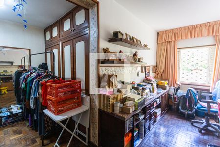 Casa à venda com 500m², 8 quartos e 4 vagas Casa à venda com 500m², 8 quartos e 4 vagasQuarto 2