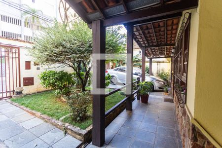 Casa à venda com 500m², 8 quartos e 4 vagas Casa à venda com 500m², 8 quartos e 4 vagasJardim/Garagem