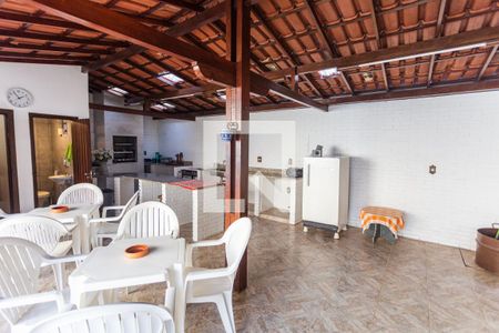 Casa à venda com 500m², 8 quartos e 4 vagas Casa à venda com 500m², 8 quartos e 4 vagasÁrea da Churrasqueira