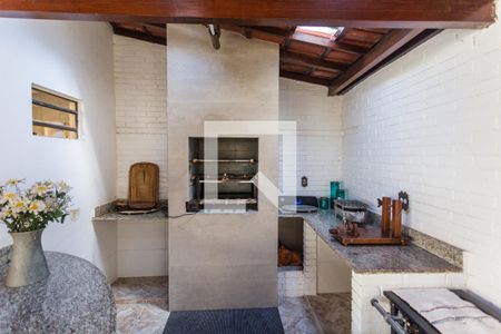 Casa à venda com 500m², 8 quartos e 4 vagas Casa à venda com 500m², 8 quartos e 4 vagasChurrasqueira