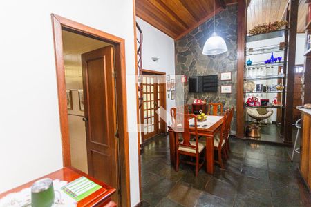 Casa à venda com 500m², 8 quartos e 4 vagas Casa à venda com 500m², 8 quartos e 4 vagasCopa