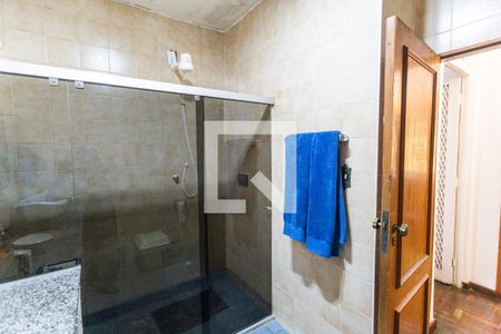 Casa à venda com 500m², 8 quartos e 4 vagas Casa à venda com 500m², 8 quartos e 4 vagasBanheiro Social 1