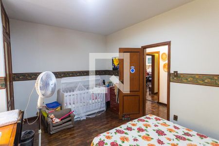 Casa à venda com 500m², 8 quartos e 4 vagas Casa à venda com 500m², 8 quartos e 4 vagasQuarto 3