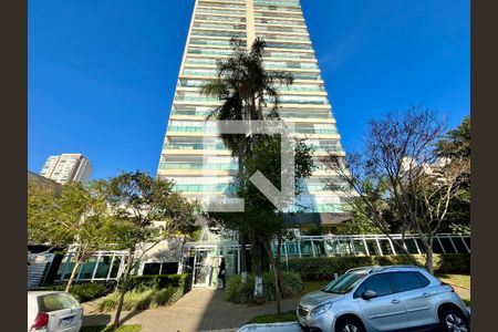 Apartamento para alugar com 149m², 3 quartos e 3 vagas Apartamento para alugar com 149m², 3 quartos e 3 vagasFachada