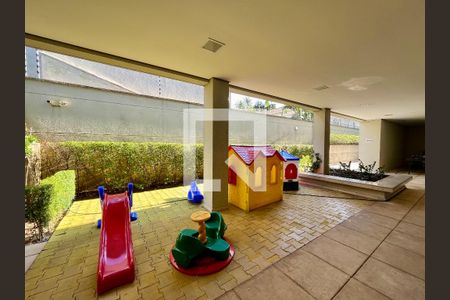 Apartamento para alugar com 149m², 3 quartos e 3 vagas Apartamento para alugar com 149m², 3 quartos e 3 vagasÁrea comum - Playground