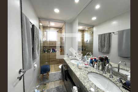Apartamento para alugar com 149m², 3 quartos e 3 vagas Apartamento para alugar com 149m², 3 quartos e 3 vagasBanheiro da Suíte 1