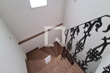 Casa à venda com 186m², 3 quartos e 2 vagasEscada