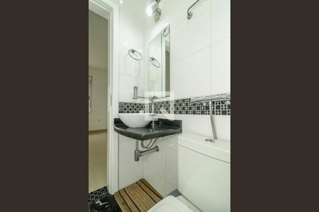 Apartamento para alugar com 194m², 3 quartos e 1 vaga Apartamento para alugar com 194m², 3 quartos e 1 vagaBanheiro da Suíte 2