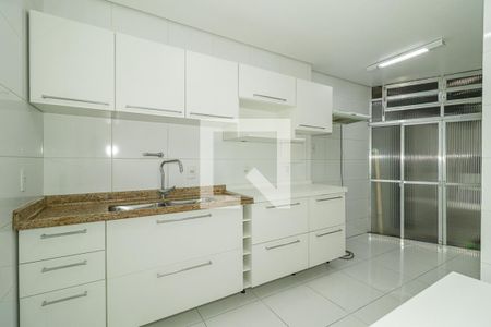 Apartamento para alugar com 194m², 3 quartos e 1 vaga Apartamento para alugar com 194m², 3 quartos e 1 vagaCozinha