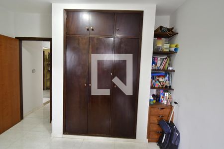 Casa para alugar com 1000m², 3 quartos e 6 vagasQuarto 3 - Armários