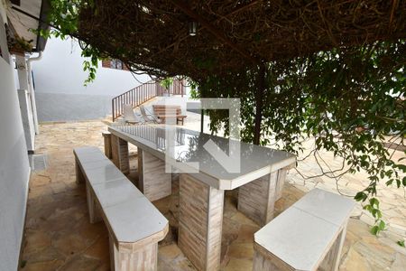 Casa para alugar com 1000m², 3 quartos e 6 vagasQuintal