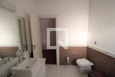 Casa à venda com 250m², 4 quartos e 4 vagasQuarto 1 - Banheiro