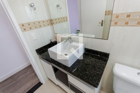 Casa à venda com 172m², 3 quartos e 2 vagas Casa à venda com 172m², 3 quartos e 2 vagasBanheiro