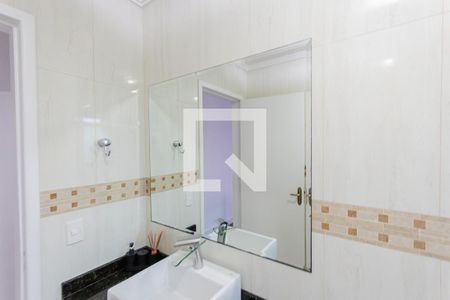 Casa à venda com 172m², 3 quartos e 2 vagas Casa à venda com 172m², 3 quartos e 2 vagasBanheiro