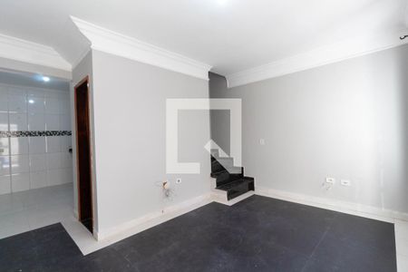 Sala de casa de condomínio para alugar com 2 quartos, 80m² em Vila Ré, São Paulo