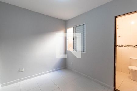 Quarto Suíte 1 de casa de condomínio para alugar com 2 quartos, 80m² em Vila Ré, São Paulo