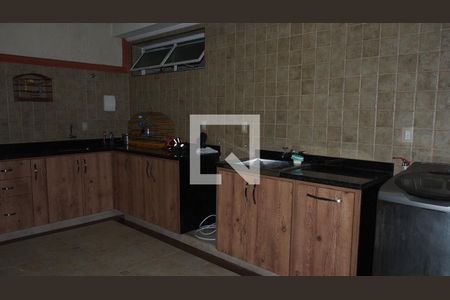 Casa à venda com 260m², 4 quartos e 1 vagaÁrea de Serviço