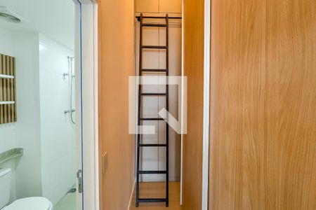 Studio à venda com 34m², 1 quarto e sem vaga Studio à venda com 34m², 1 quarto e sem vagaArmários