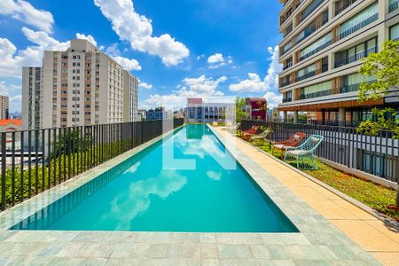 Studio à venda com 34m², 1 quarto e sem vaga Studio à venda com 34m², 1 quarto e sem vagaPiscina