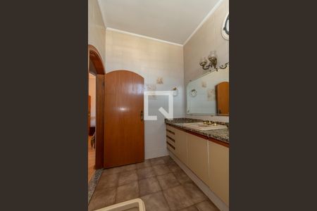 Casa à venda com 510m², 5 quartos e 12 vagasBanheiro da Suíte 2