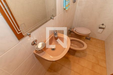 Casa à venda com 510m², 5 quartos e 12 vagasDetalhe Banheiro Salão de Festas