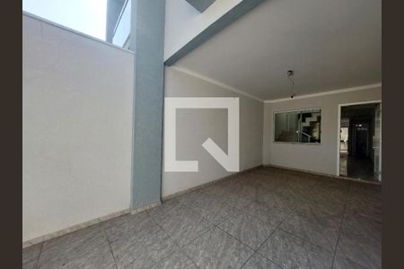 Casa à venda com 110m², 3 quartos e 2 vagas Casa à venda com 110m², 3 quartos e 2 vagasGaragem
