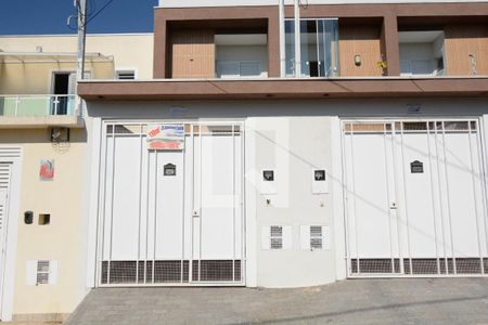 Casa à venda com 110m², 3 quartos e 2 vagasFachada