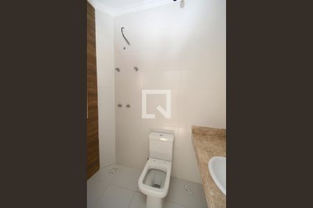 Casa à venda com 110m², 3 quartos e 2 vagasBanheiro da Suíte