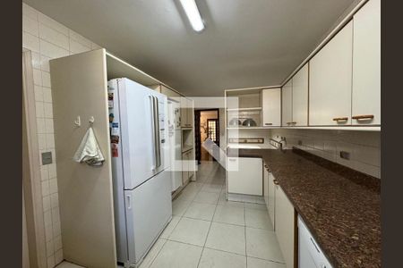 Casa à venda com 349m², 3 quartos e 4 vagas Casa à venda com 349m², 3 quartos e 4 vagasFoto 09