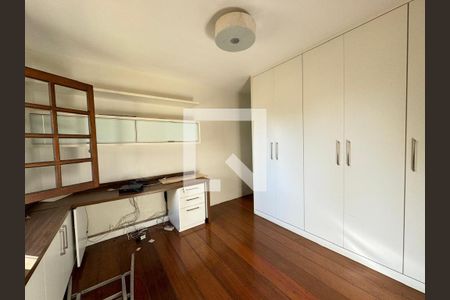 Casa à venda com 349m², 3 quartos e 4 vagas Casa à venda com 349m², 3 quartos e 4 vagasFoto 31