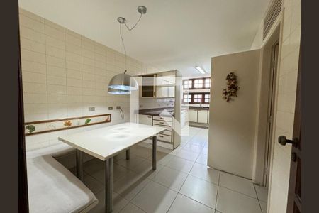 Casa à venda com 349m², 3 quartos e 4 vagas Casa à venda com 349m², 3 quartos e 4 vagasFoto 08