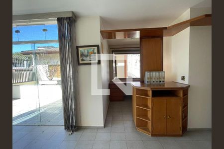 Casa à venda com 349m², 3 quartos e 4 vagas Casa à venda com 349m², 3 quartos e 4 vagasFoto 49