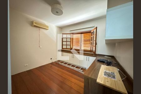 Casa à venda com 349m², 3 quartos e 4 vagas Casa à venda com 349m², 3 quartos e 4 vagasFoto 29