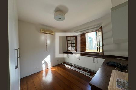 Casa à venda com 349m², 3 quartos e 4 vagas Casa à venda com 349m², 3 quartos e 4 vagasFoto 32