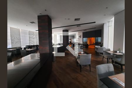 Studio à venda com 28m², 1 quarto e 1 vaga Studio à venda com 28m², 1 quarto e 1 vagaRestaurante