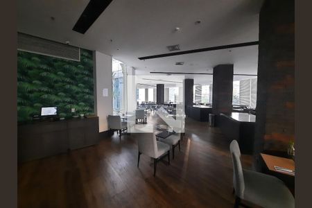 Studio à venda com 28m², 1 quarto e 1 vaga Studio à venda com 28m², 1 quarto e 1 vagaRestaurante